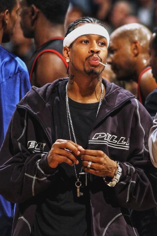 芒特的第一时间处理球是真帅！（芒特瞬间出球，帅气拉满！）