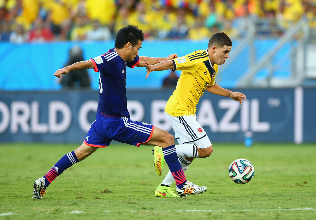 文班本赛季出战12场马刺8胜4负，缺席12场马刺9胜3负（文班在与不在：出战12场8胜4负，缺席12场马刺9胜3负）