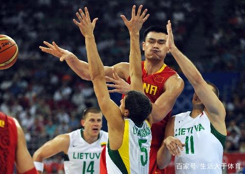 客战梅州建功，英博18岁小将杨铭锐斩获职业生涯首球（客场对阵梅州，18岁小将杨铭锐为英博攻入职业处子球）