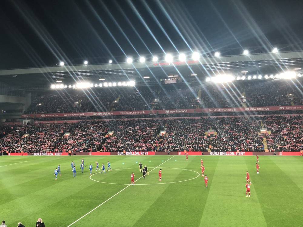 这队的兄弟情太动人了（这支队伍的兄弟情令人动容）