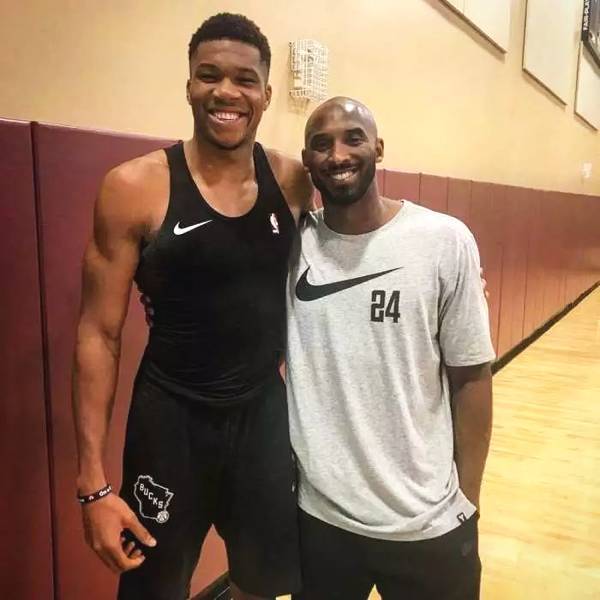 雷霆主帅：首战马刺是“试金石”，不过度准备专注实战检验（雷霆主帅：马刺揭幕战是试金石，不过度准备，以实战见真章）