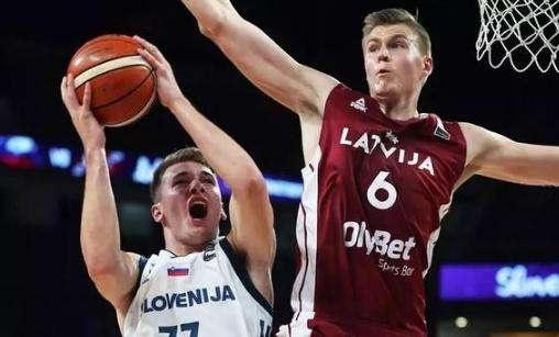 贵州12岁跳水小将全运会出场时做C罗庆祝动作：我喜欢C罗（贵州12岁跳水小将在全运会亮相时做出C罗式庆祝：我喜欢C罗）