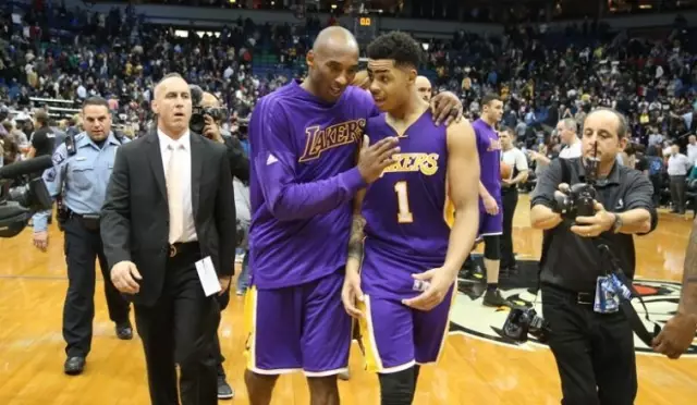 TA：皇马寻求引进后卫和中场；他们愿听取对罗德里戈的报价（TA：皇马寻求补强后卫与中场，同时对罗德里戈报价持开放态度）