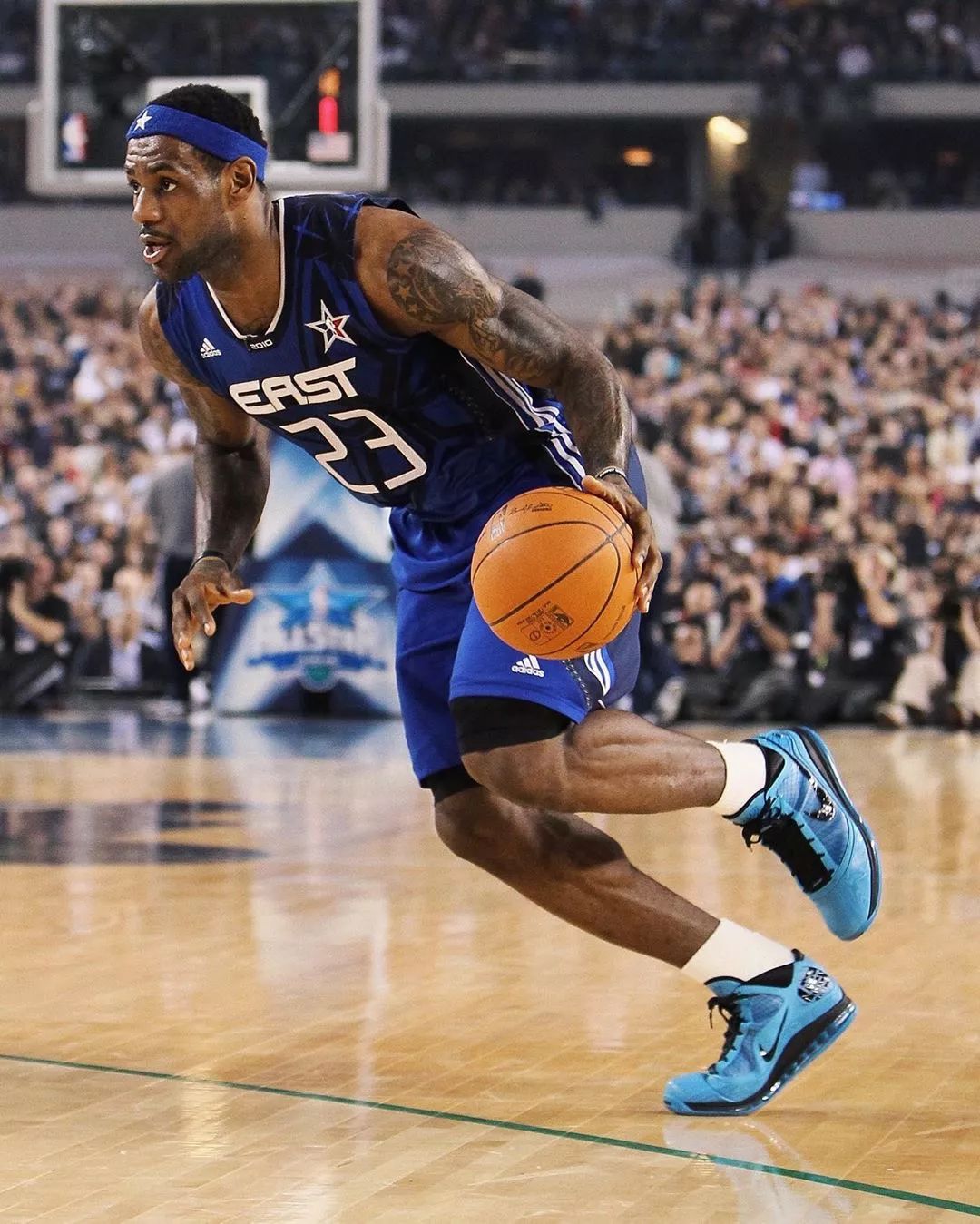 意乙巴里队客场0-5惨败，在返程航班上球迷与球员发生冲突（意乙巴里客场五球惨负，归途航班上球迷与球员爆发冲突）