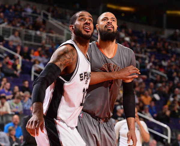 跟队记者：米兰内部否认了蒂亚戈-席尔瓦可能回归的传闻（跟队记者：米兰方面否认蒂亚戈-席尔瓦回归传闻）