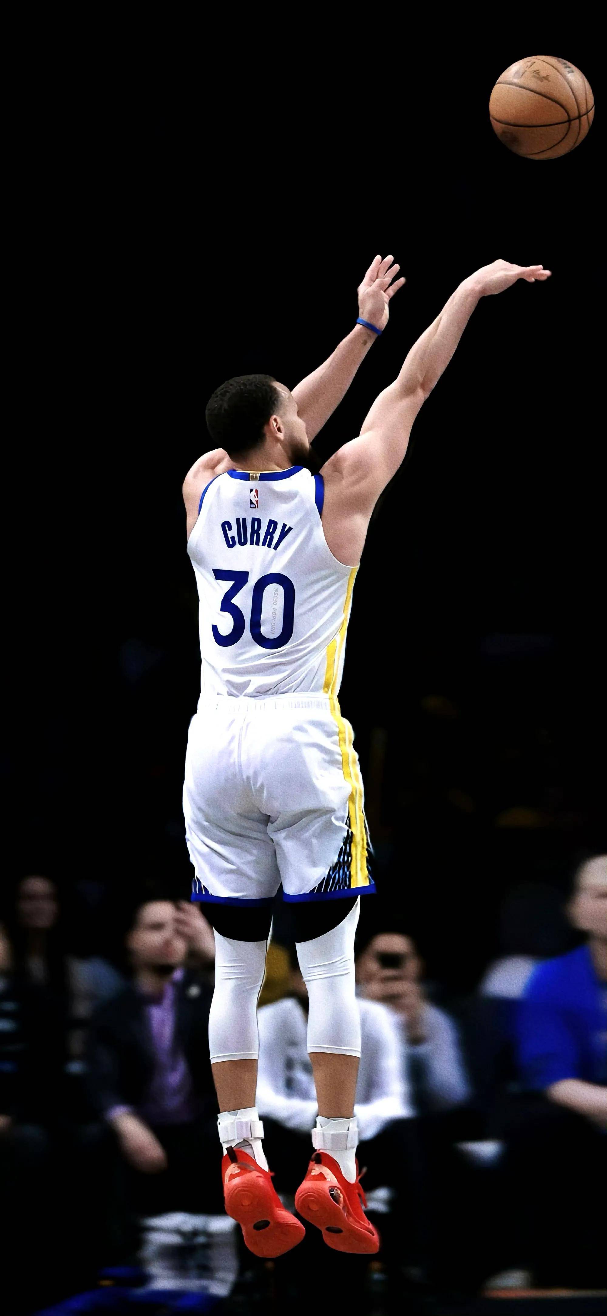 高效表现震撼全场（高能发挥惊艳全场）