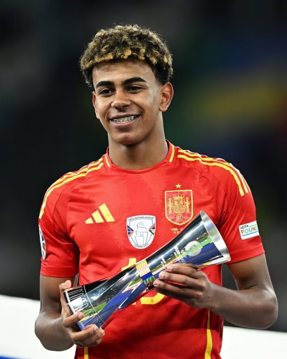 德媒：孔帕尼给所有没有国家队比赛任务的球员放了一周假（德媒：孔帕尼为无国家队比赛任务球员安排一周假期）