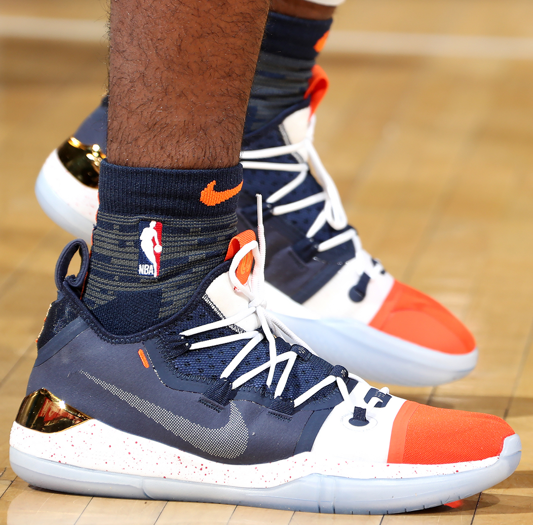 东契奇狂砍43分13助攻9篮板！打破哈登纪录，跃升现役第一（东契奇43分13助攻9篮板引爆全场！改写哈登纪录，升至现役第一人）