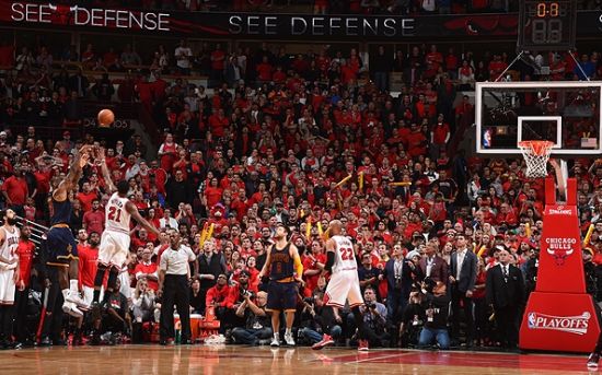 塞维利亚vs奥萨苏纳：夸西、胡安卢-桑切斯首发，劳尔-加西亚、博约莫出战（塞维利亚对阵奥萨苏纳：夸西、胡安卢-桑切斯先发，劳尔-加西亚、博约莫登场）