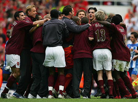 艾维和哈里斯复出！活塞VS雄鹿首发：康宁汉姆大战罗林斯