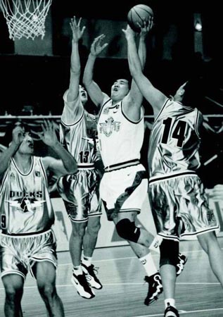 莫雷托：森林想先租后买签道路，尤文更希望永久转会（莫雷托：诺丁汉森林倾向先租后买，尤文更希望直接永久转会）