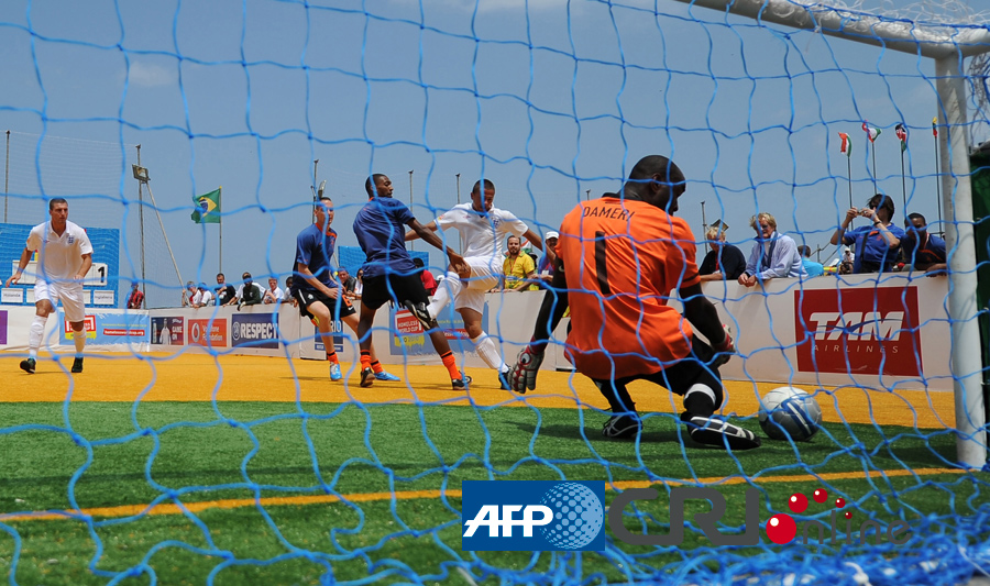 美记：文班亚马和卡斯尔均参加马刺完整训练，后者或明天复出（美媒记者：文班亚马与卡斯尔均参加马刺合练，卡斯尔有望明日复出）