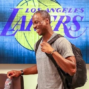 掘金半场4人得分上双，约基奇10分6助攻4篮板（半场结束掘金四人上双，约基奇10分6助4板）